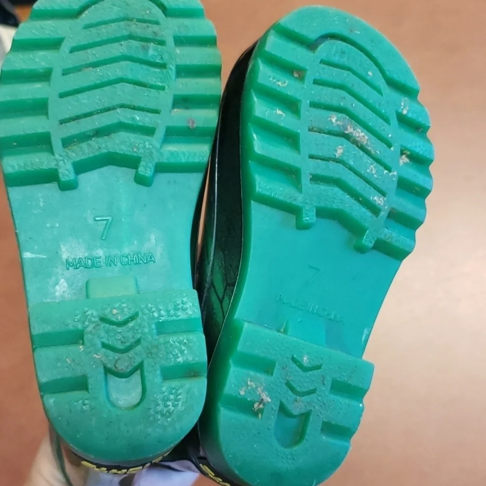 Sketchers light up rain boots